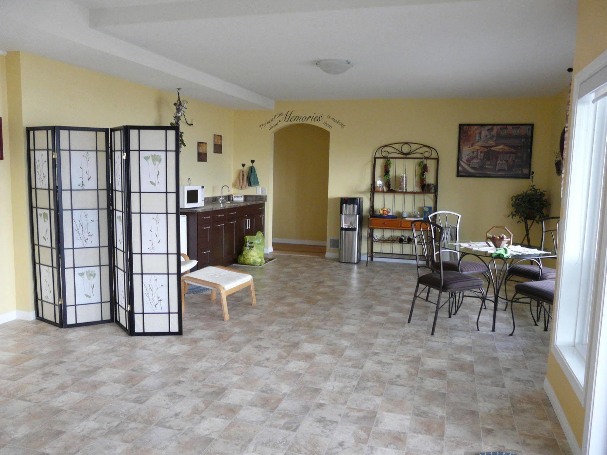 Heartstone B&B Peachland Buitenkant foto